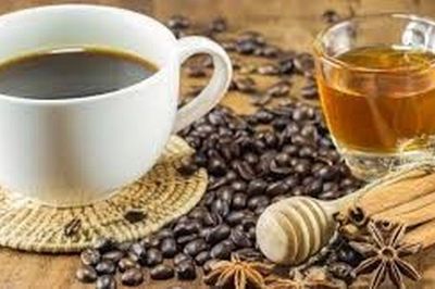 Uống cà phê pha mật ong có tốt không? Điều gì xảy ra với cơ thể khi thay đường bằng mật ong?