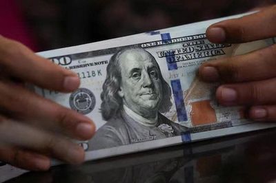 Tỷ giá ngoại tệ ngày 16/6: USD chênh lệch mua - bán 350 đồng