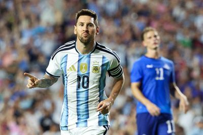 Đội phó Argentina: Messi vĩ đại nhất lịch sử, ai mà không yêu