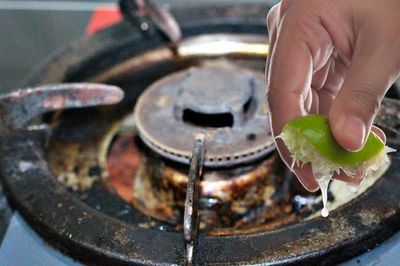 Cách làm sạch bếp gas bị bám dầu mỡ lâu ngày đơn giản và hiệu quả