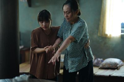 NSƯT duy nhất có 6 phim vượt doanh thu trăm tỷ trong nửa năm là ai?