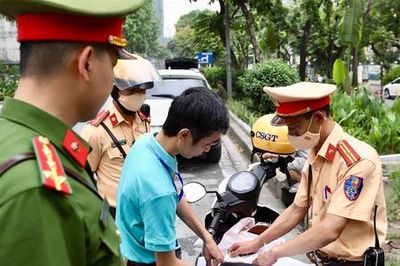 Hà Nội: Hơn 6.500 trường hợp dừng, đỗ xe sai quy định bị xử lý, tiền phạt vượt 4,6 tỷ đồng