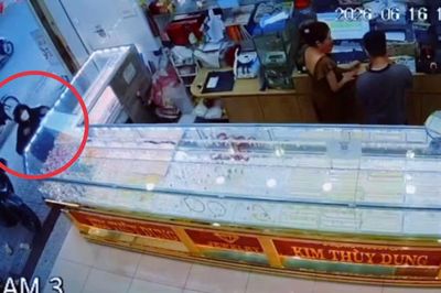 Bắt giữ một nữ giả nam cướp giật lắc vàng