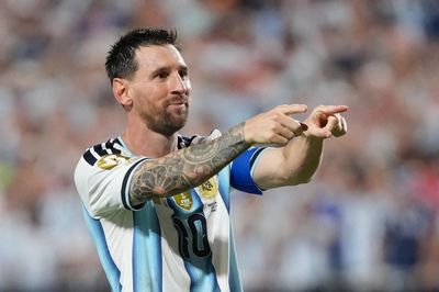 Messi nhắc thế giới ai mới là số một
