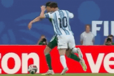 FIFA bị tố dàn xếp giúp Messi thoát thẻ đỏ