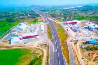 Phát động chiến dịch 'thần tốc' thi công hoàn thành các trạm dừng nghỉ