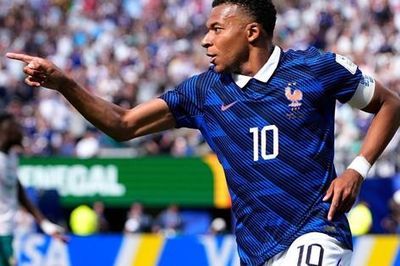 Mbappe lập cú đúp, tuyển Pháp vượt qua Senegal sau hiệp một đầy khó nhọc