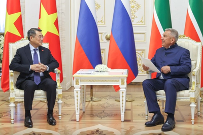 Thủ tướng Lê Minh Hưng gặp Người đứng đầu Cộng hòa Tatarstan (Liên bang Nga)