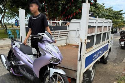 Cả người lẫn xe đều vi phạm
