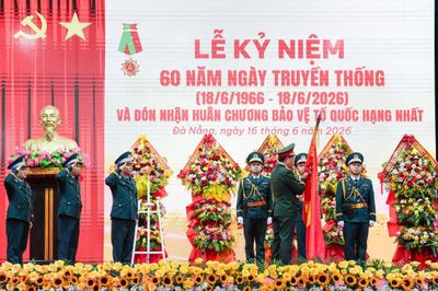 Chủ tịch nước tặng Huân chương Bảo vệ Tổ quốc hạng Nhất cho Nhà máy A32