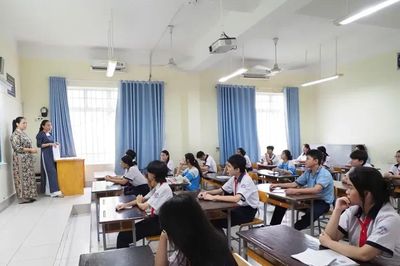 Điểm chuẩn lớp 10 biến động theo từng nhóm trường
