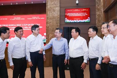 Đẩy mạnh phân cấp, phân quyền cùng phân bổ nguồn lực để địa phương hoạt động hiệu quả