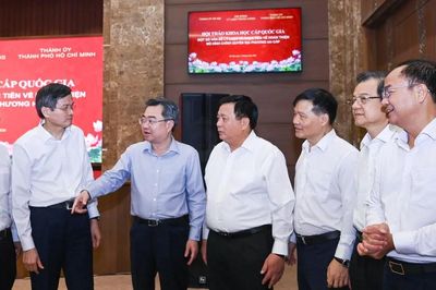 Đẩy mạnh phân cấp, phân quyền cùng phân bổ nguồn lực để địa phương hoạt động hiệu quả