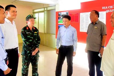 Lãnh đạo TPHCM khảo sát tiến độ tìm kiếm hài cốt liệt sĩ tại Công viên Lê Thị Riêng