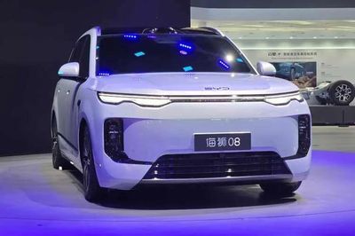 [GALLERY] BYD Sealion 08 sở hữu pin nặng tới 810 kg, lăn bánh tới 900 km