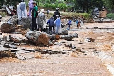 [VIDEO] Miền Bắc đối mặt mưa lớn kỷ lục, nguy cơ lũ quét và sạt lở đất
