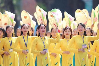 Tạo điều kiện để phụ nữ phát huy tốt hơn vai trò trong mọi lĩnh vực