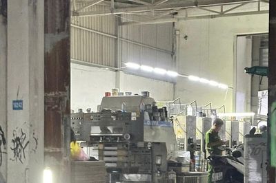 Phát hiện nam công nhân tử vong bất thường trong xưởng in ở TPHCM