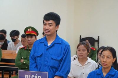 Cựu Chủ tịch Công ty Việt Á Phan Quốc Việt được trích xuất, hầu tòa tại Đắk Lắk