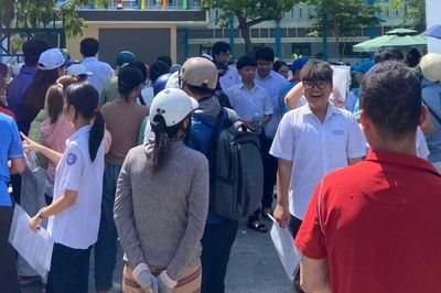 Vụ giám thị 'ưu ái' thí sinh mang điện thoại vào phòng thi: Hủy kết quả tốt nghiệp