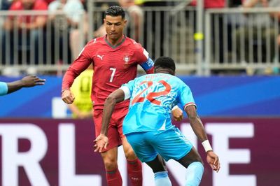 Ronaldo tịt ngòi, Bồ Đào Nha chia điểm với CHDC Congo