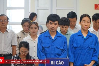 Phan Quốc Việt cùng 11 bị cáo hầu tòa trong vụ án Việt Á tại Đắk Lắk