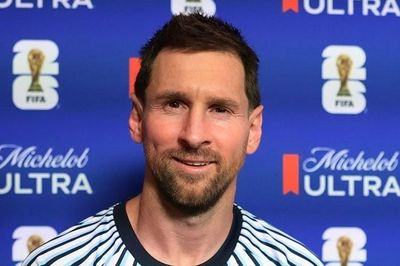 Haaland thán phục Messi, HLV Algeria nói đúng 5 từ về số 10