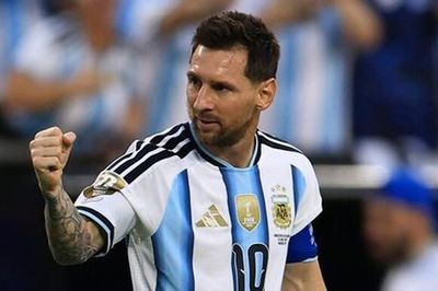 Siêu phẩm vào lưới Algeria của Messi, san bằng kỷ lục vĩ đại nhất lịch sử World Cup