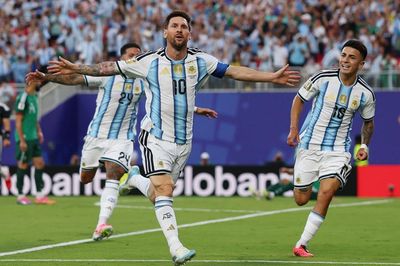 Messi lập hat-trick, cân bằng kỷ lục World Cup của Klose