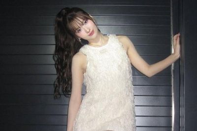 Momo (TWICE) gây sốt với váy ngắn, khoe trọn đôi chân dài hoàn hảo