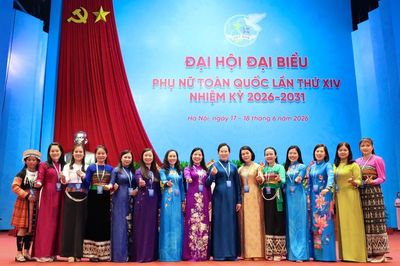 Sắc màu hội tụ trước giờ khai mạc Đại hội đại biểu Phụ nữ toàn quốc lần thứ XIV