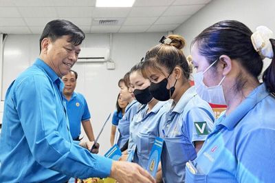 An Giang: Thăm, tặng quà đoàn viên, người lao động mắc bệnh hiểm nghèo, hoàn cảnh khó khăn