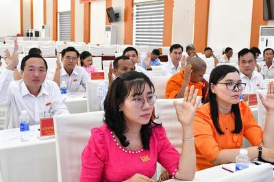 HĐND xã Hòn Đất thông qua nghị quyết về sắp xếp, tổ chức lại ấp trên địa bàn