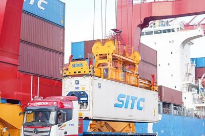 Thúc đẩy hoạt động thương mại và xuất nhập khẩu
