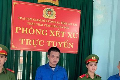 Xét xử trực tuyến vụ 'Tàng trữ trái phép chất ma túy'