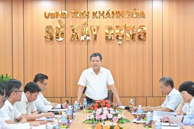Bí thư Tỉnh ủy Trần Phong làm việc với Sở Xây dựng
