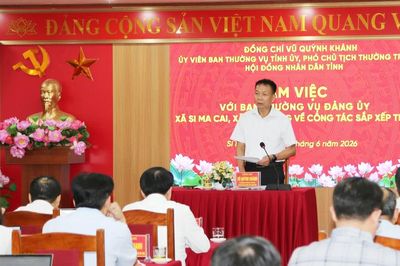 Phó Chủ tịch Thường trực HĐND tỉnh Vũ Quỳnh Khánh làm việc với Ban Thường vụ Đảng ủy các xã Si Ma Cai, Sín Chéng về công tác sắp xếp thôn