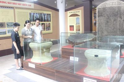 Trống đồng Đông Sơn - Độc đáo màu sắc văn hóa dân tộc