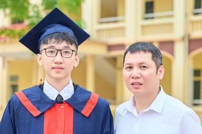 Thủ khoa Ngô Xuân Tùng và niềm đam mê với những dòng mã lệnh
