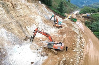 Nhà thầu thiếu chủ động, dự án kết nối giao thông miền núi nguy cơ lỡ hẹn về đích đồng bộ