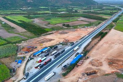 Phát động 'chiến dịch thần tốc' hoàn thành trạm dừng nghỉ cao tốc trước 30/6
