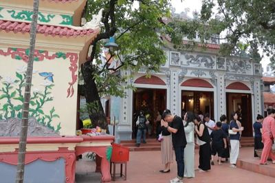 Phủ Tây Hồ - Chốn linh thiêng giữa lòng Hà Nội