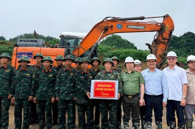 Kiểm tra tiến độ dự án xây dựng trường nội trú liên cấp tại xã Đàm Thủy