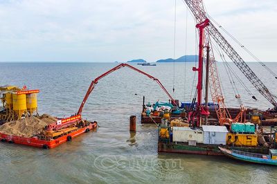 Giữ vững tiến độ thi công cầu vượt biển ra đảo Hòn Khoai