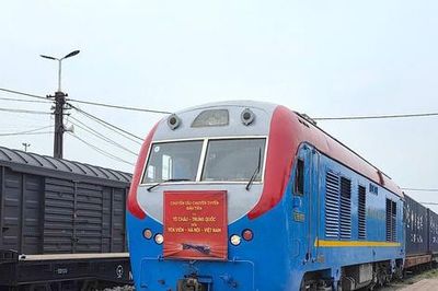 Tàu hàng chuyên tuyến đầu tiên từ Tô Châu (Trung Quốc) đến ga Yên Viên
