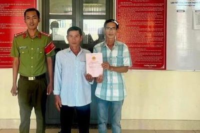 Công an xã giúp người dân nhanh chóng tìm lại sổ đỏ đánh rơi