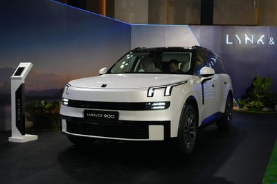 Lynk & Co 900 chốt giá hơn 3 tỷ đồng: Khoang xe như phòng khách hạng san
