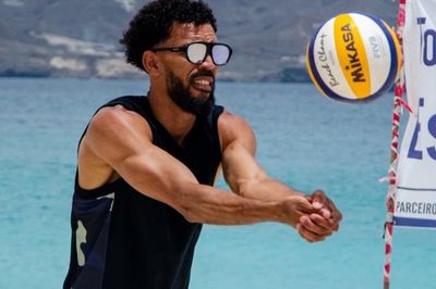 Vừa thất nghiệp, thủ môn Cape Verde hy sinh cả 'nghề tay trái' để dự World Cup
