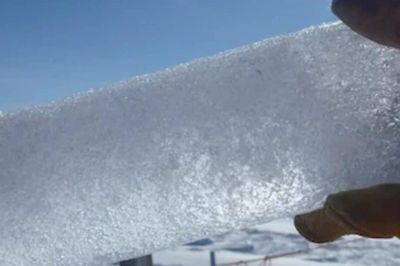 Sau khi phân tích 300 kg băng Nam Cực, các nhà khoa học phát hiện một điều rất kỳ lạ bên trong