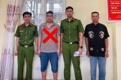 Khởi tố tài xế dùng bằng lái giả chở khách